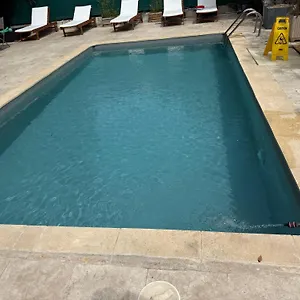  Appartement Joli Le Clos D'aix Avec Grande Terrasse Piscine Et Parking Gratuit